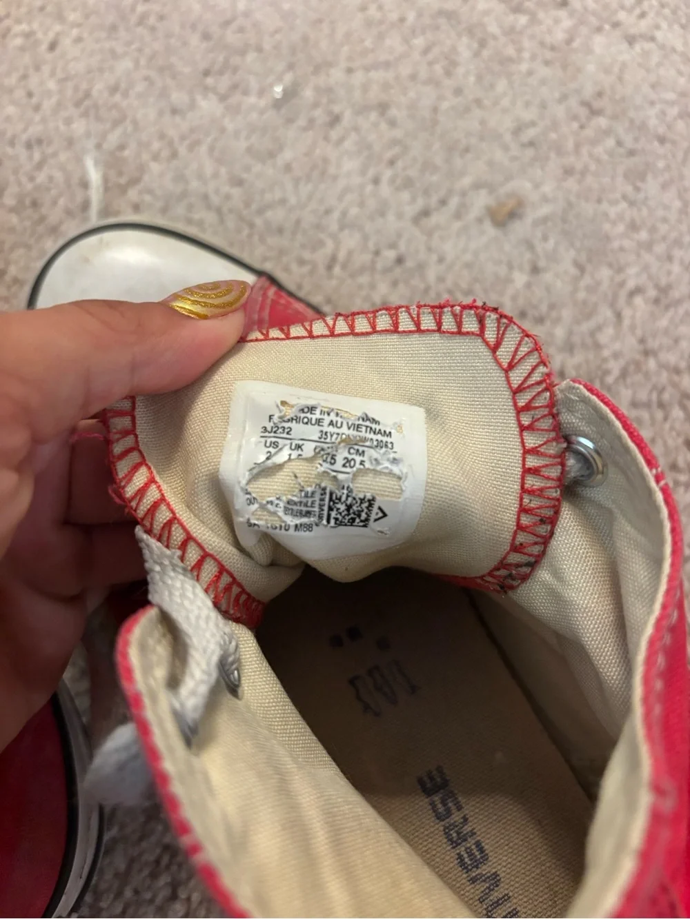 Classic red canvas Converse Chuck Taylor All Star High Top sneakers Kids Size: 2